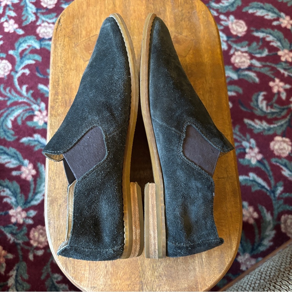 Women’s Hush Puppies Dark Grey Suede Loafers -size 9.5